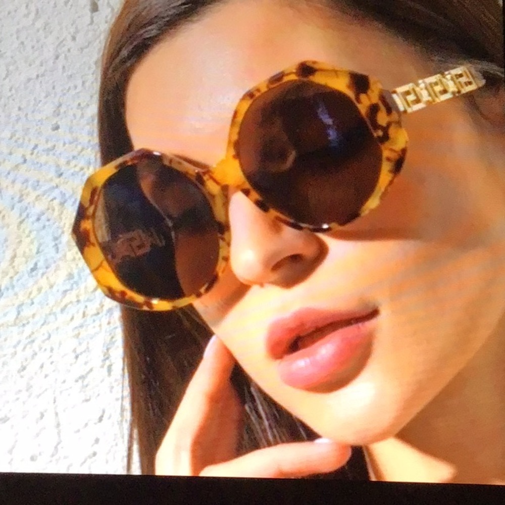 Sunglasses ๐ - Picture 2 of 8